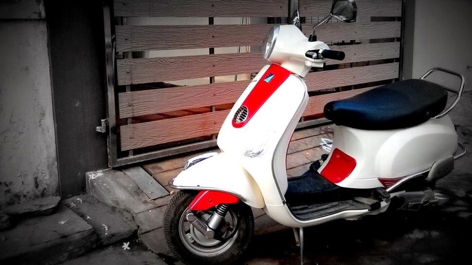 Bajaj Chetak Gear-less scooter Bajaj Chetak Gear-less scooter