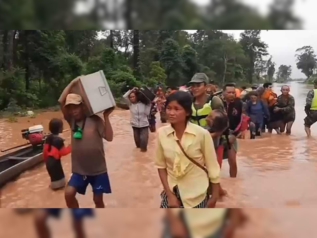 सरकार ने बाढ़ ग्रस्त इलाके को आपदा ग्रस्त घोषित किया है.(फोटो-Reuters)