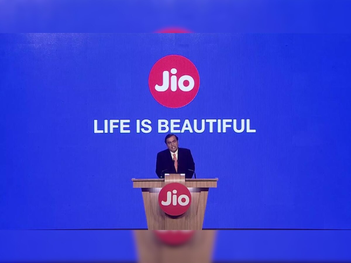 Jio वालों के लिए बंपर धमाका, 6 महीने तक फ्री मिलेगा अनलिमिटेड 4G डाटा