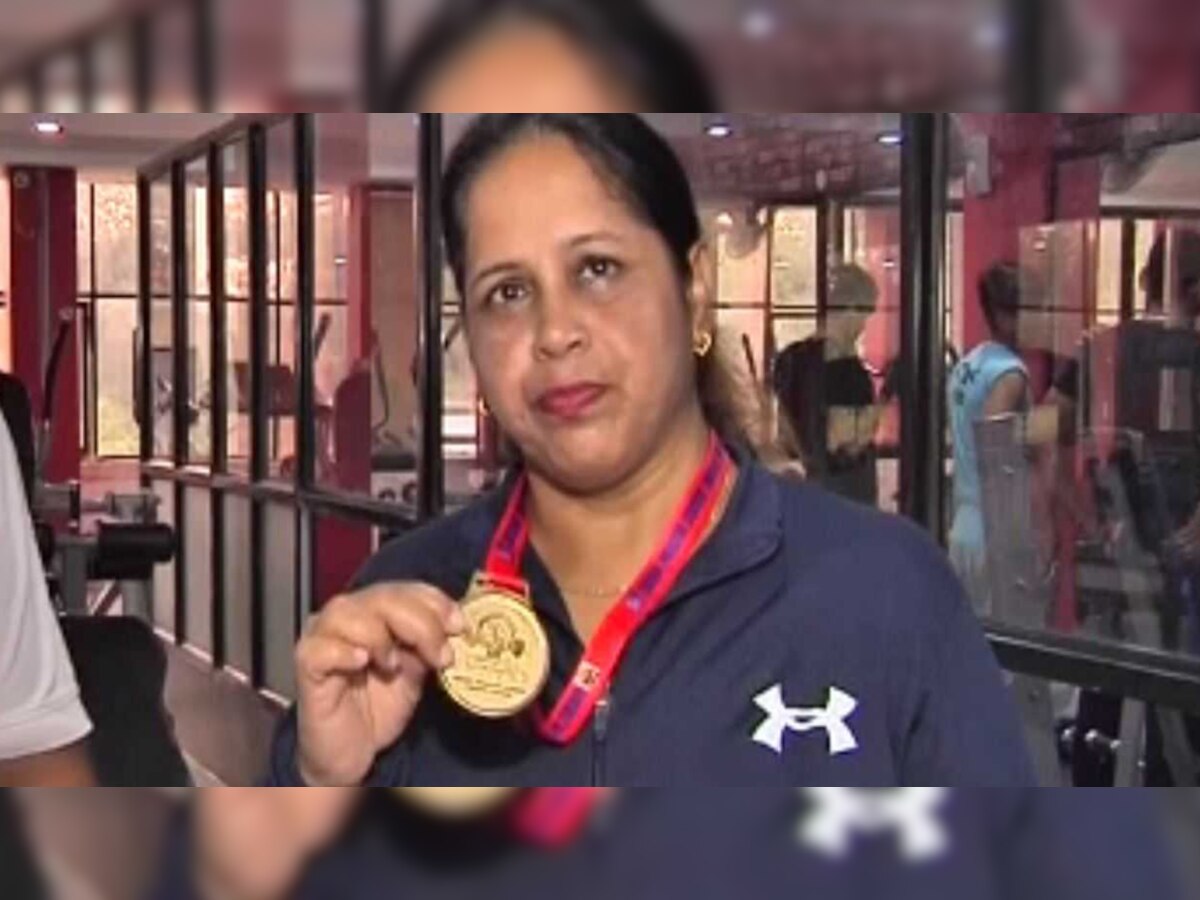 शांतुना ने 220 किग्रा वजन उठाकर दूसरा स्थान के साथ रजत पदक प्राप्त किया है