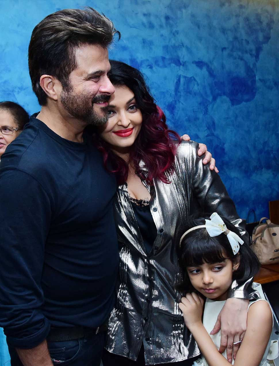 Fanney Khan Special Screening: Aishwarya Rai Bachchan gave Madhuri warm hug Fanney Khan Special Screening: Aishwarya Rai Bachchan gave Madhuri warm hug