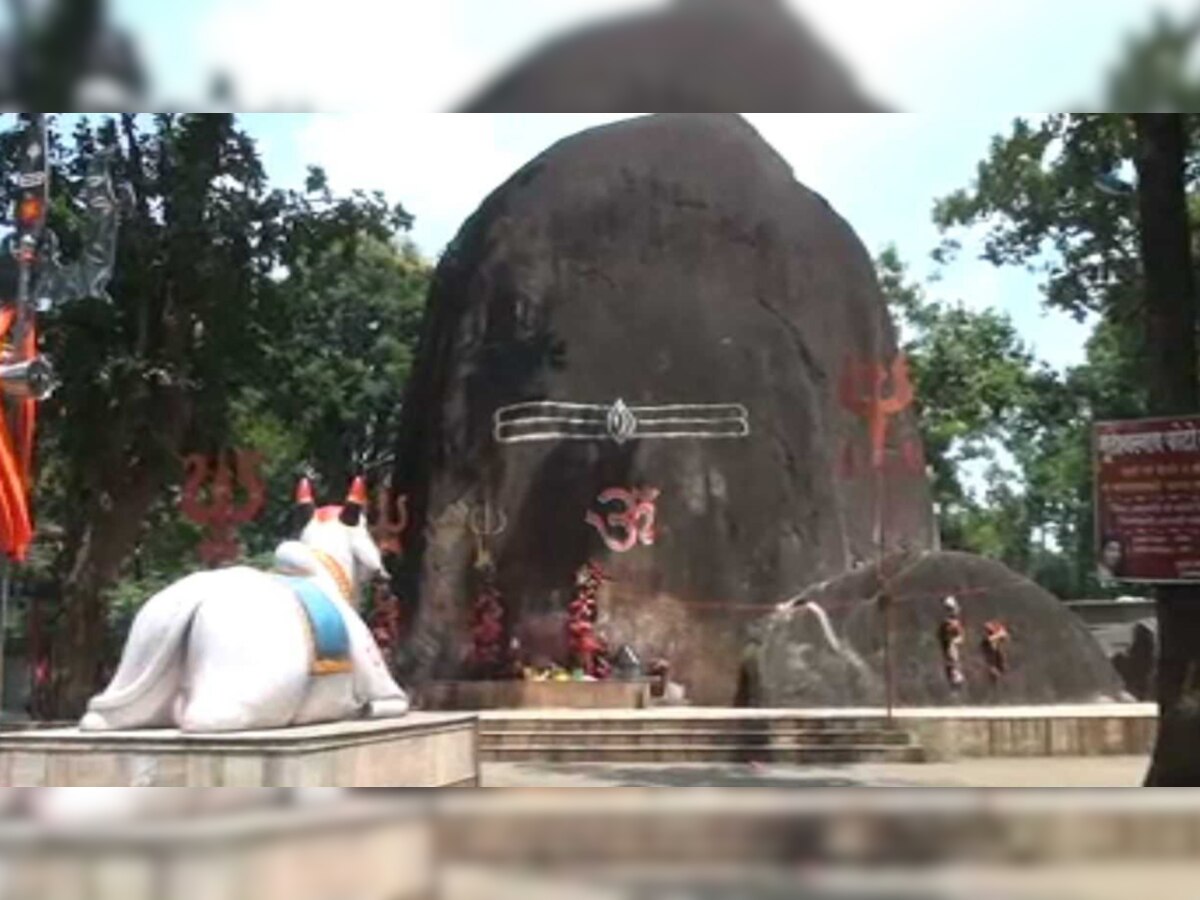 मान्यता है कि इस मंदिर से आज भी शिव जी के वाहन, बैल के भुंखारने की आवाज आती है