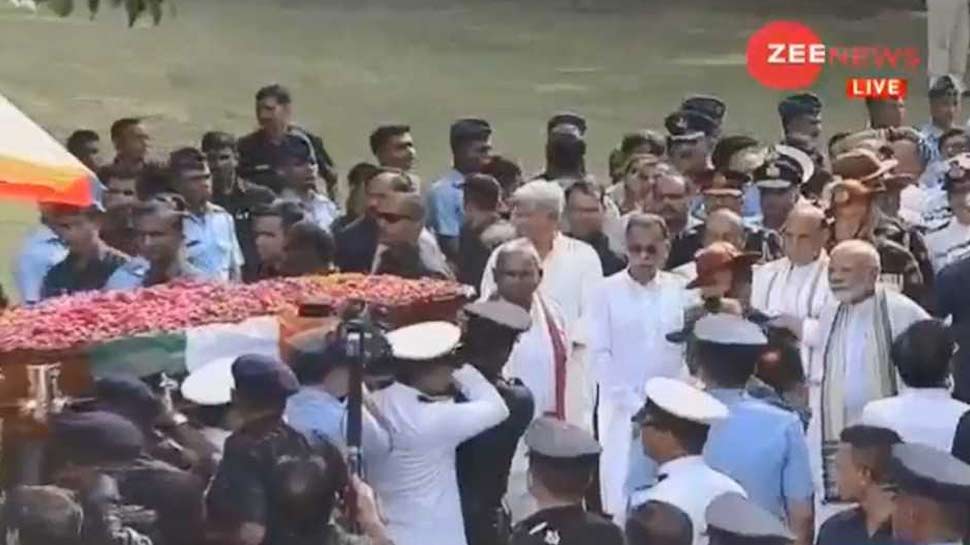 अंतिम संस्कार कार्यक्रम में पड़ोसी देशों के नेता भी शामिल Atal Bihari Vajpayee dies at AIIMS