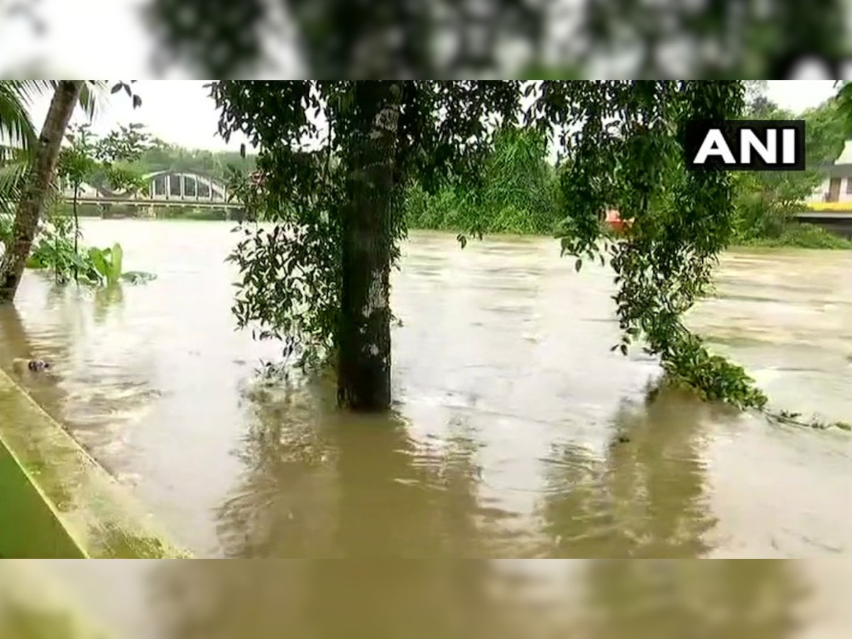 पीएम मोदी ने बाढ़ से तबाह केरले के लिए तत्काल 500 करोड़ की सहायता राशि देने का ऐलान किया है. 