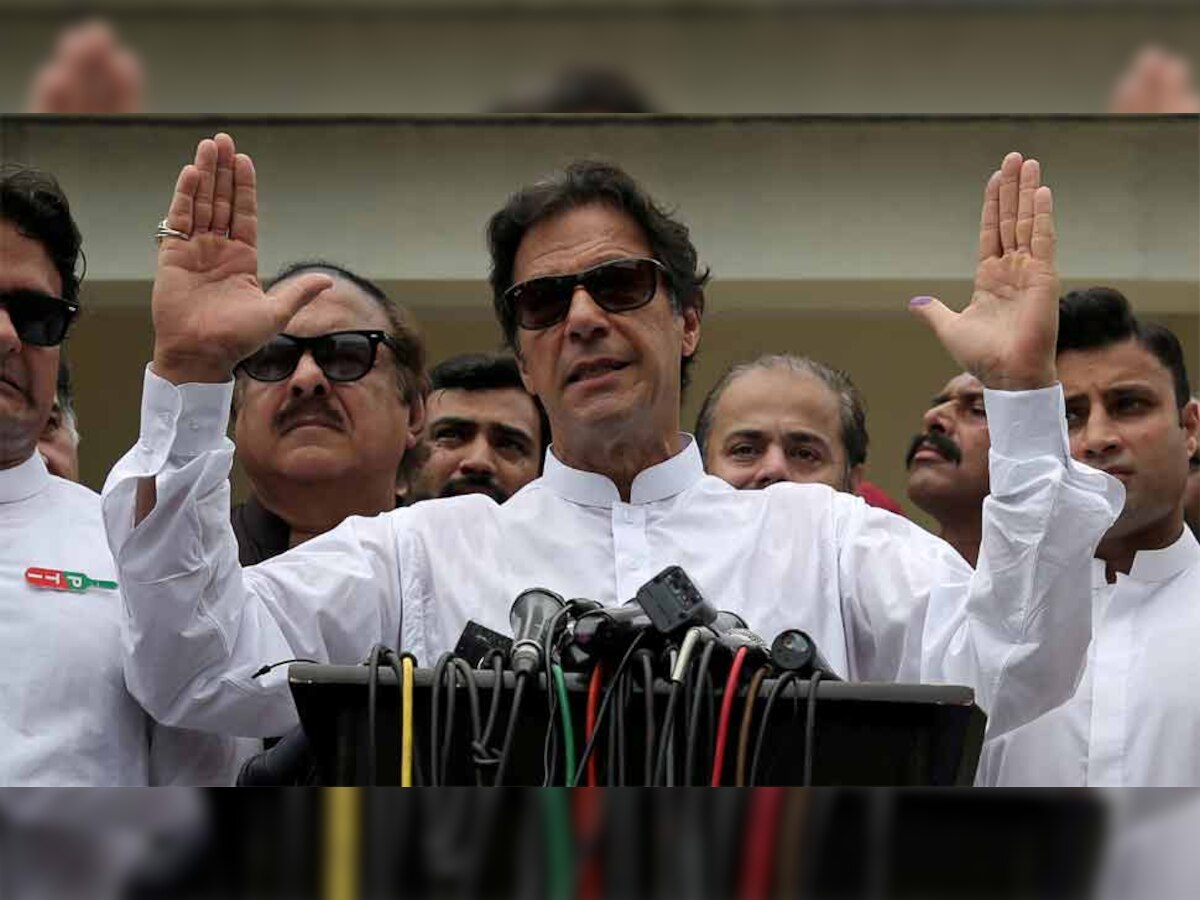 इमरान खान ने शनिवार को पाकिस्तान के प्रधानमंंत्री पद की शपथ ली. (फाइल फोटो: रायटर्स)