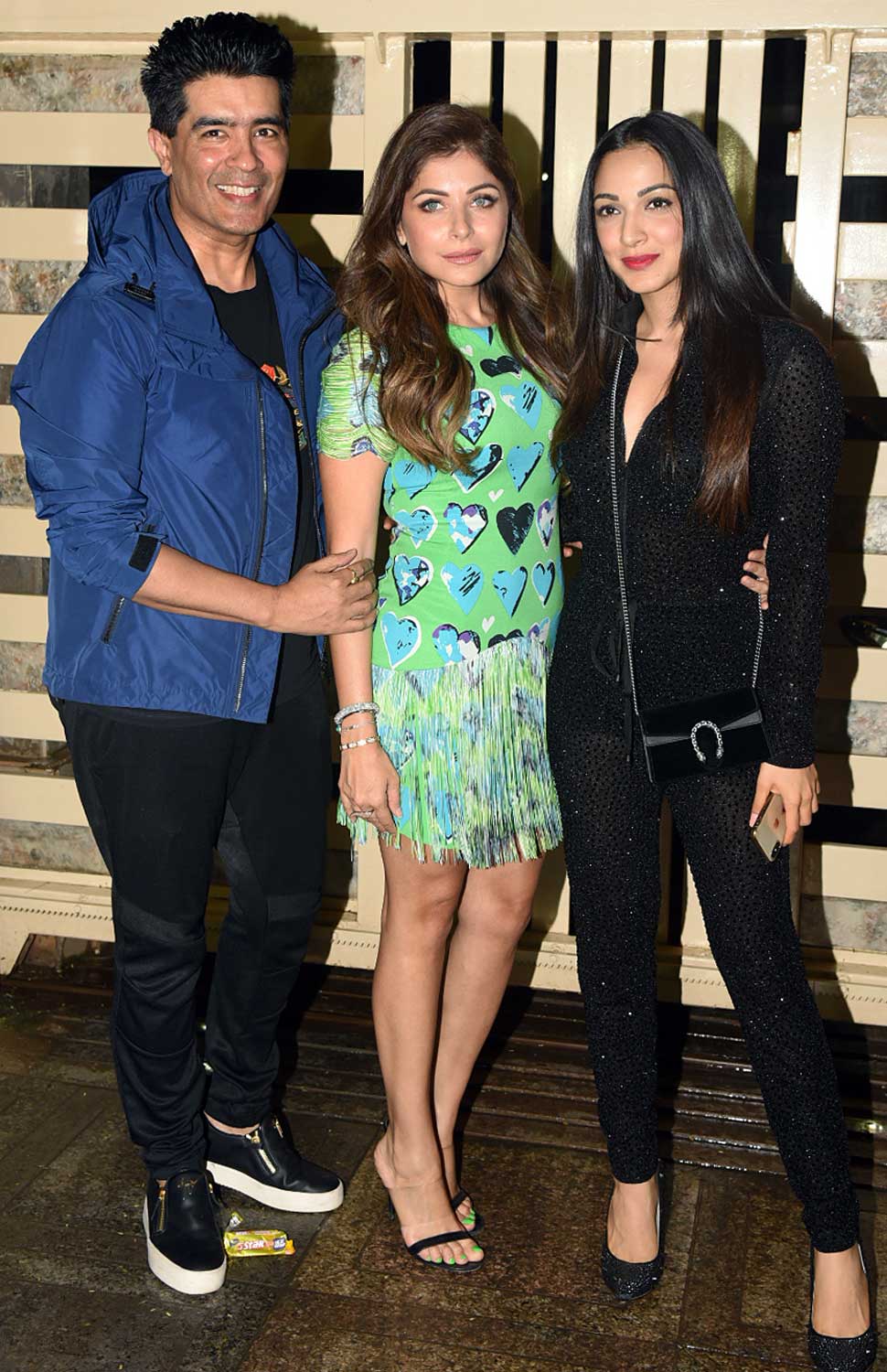ब्लैक अवतार में नजर आईं कियारा Manish Malhotra to Kiyara advaani, Kanika Kapoor’s star stud birthday bash