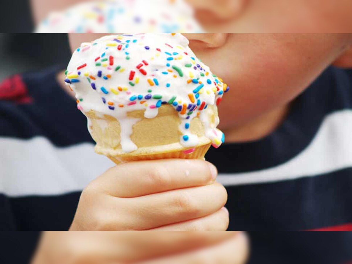 आइसक्रीम लवर्स को आइसक्रीम का तेजी से पिघलना बिल्कुल भी नहीं सुहाता है. (फाइल फोटो)
