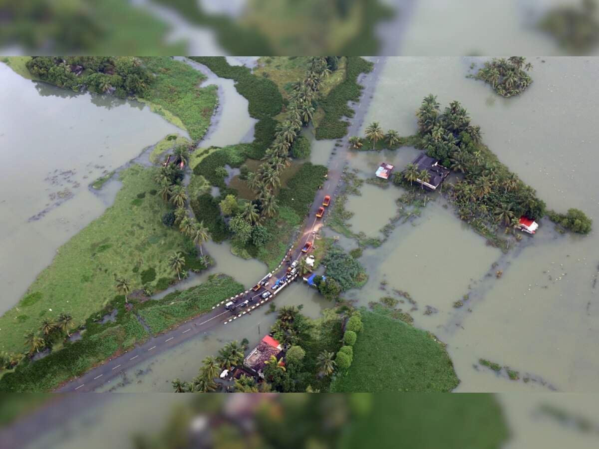 इस बाढ़ ने केरल में तबाही बचाई है और 322 लोगों की जान ले ली है और हजारों को बेघर कर दिया है. (फाइल फोटो)