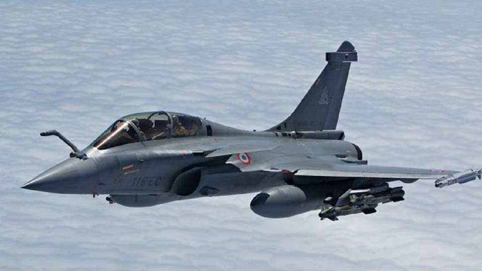 एक राफेल लड़ाकू विमान की कीमत लगभग 1600 करोड़ रुपये France rebuts Rahul Gandhi
