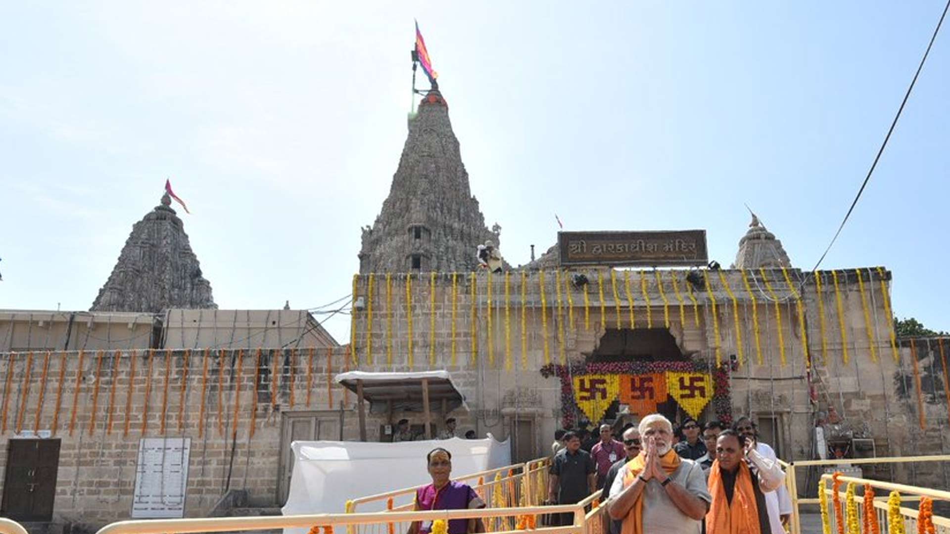 Facts about dwarkadhish temple flag