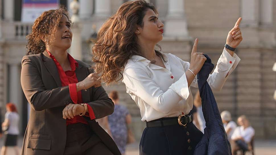 यूरोप की सड़क में दंगल गर्ल्स का डांस Dance Video of Fatima Sana Shaikh and Sanya Malhotra
