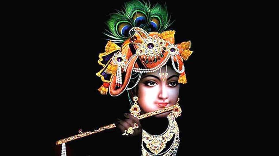 मोरपंख है प्रिय he loves Peacock feathers