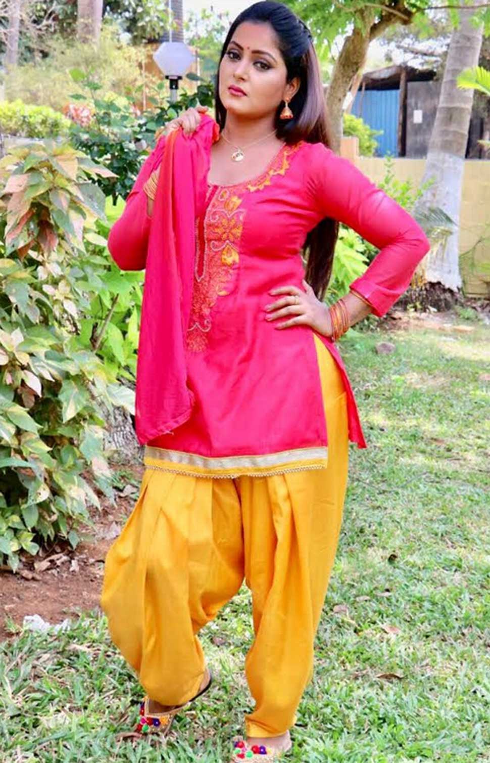 काफी खुश हैं अंजना Anjana Singh