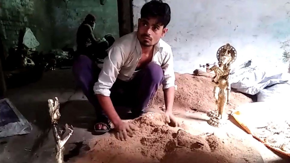 विदेशों में भी है मांग Muslims are making brass sculptures
