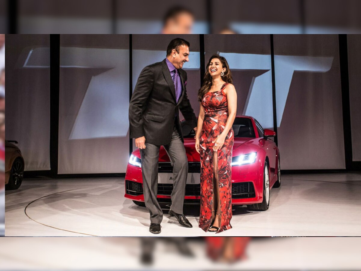 रवि शास्त्री  2015 में एक लग्जरी कार के लॉन्च के दौरान निमरत से मिले थे.(फोटो: Audi India/Facebook)