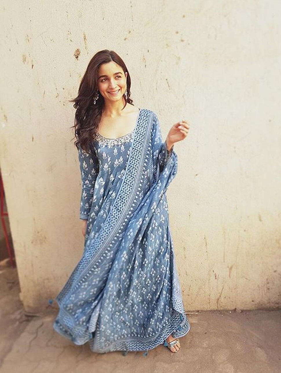 ऐसे दें खुद को अलग लुक Lifestyle, Bollywood Celebs, Office Look, Ethnic Look
