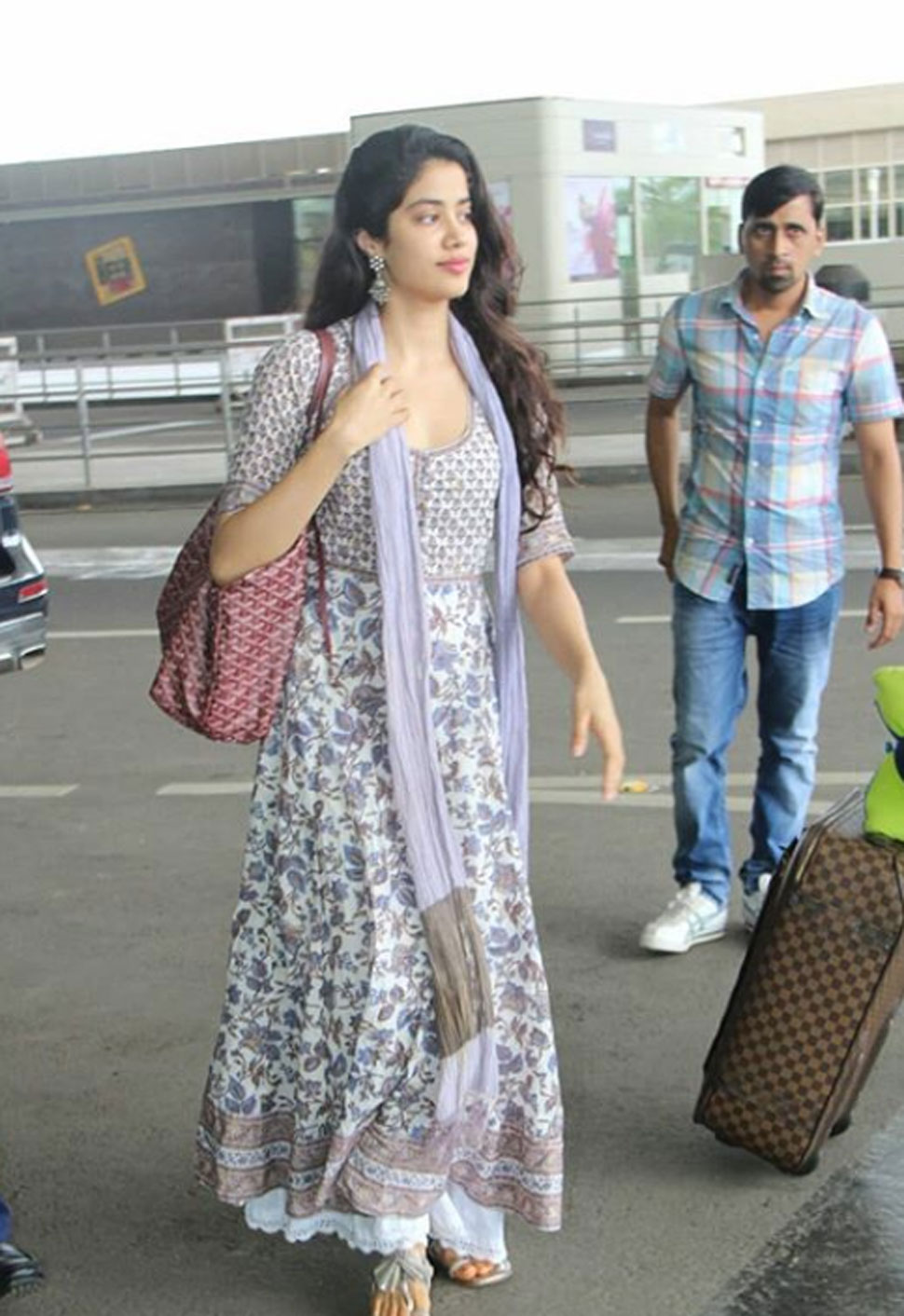 सलवार कमीज नहीं है पसंद तो करें ऐसा Lifestyle, Bollywood Celebs, Office Look, Ethnic Look