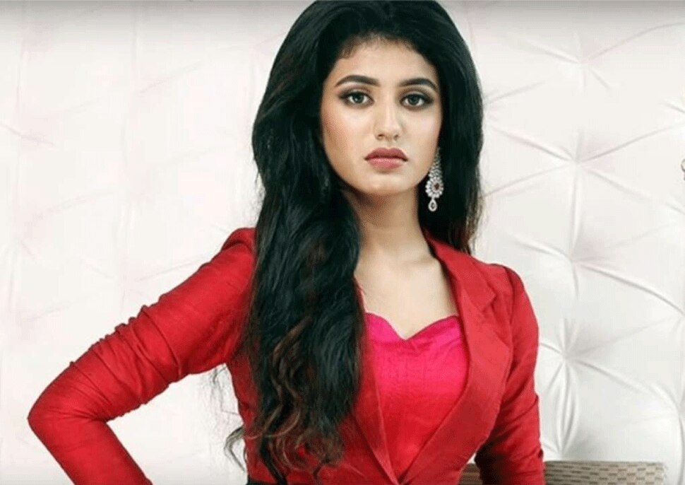 मलयालम मैंगजीन के लिए कराया फोटोशूट Priya Prakash varrier new look hot Look is going Viral