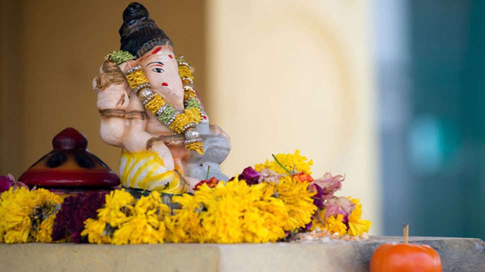 इस दिन चांद देखने की मनाही होती है It is considered unlucky to look at the Moon during Ganesha Chaturthi