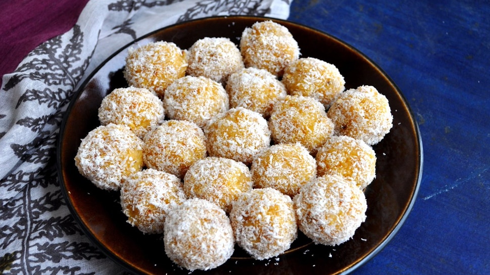 नारियल के लड्डू Coconut laddu