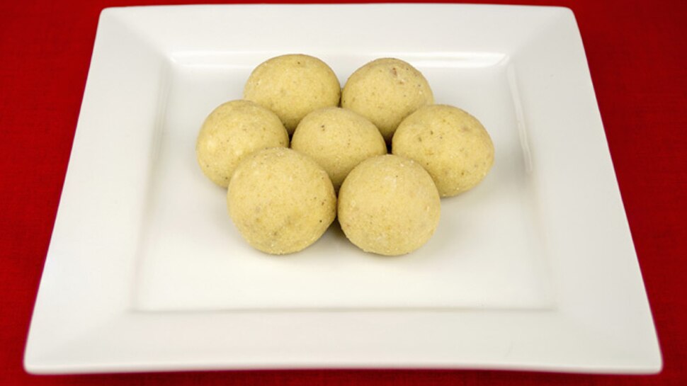 रवा के लड्डू Rawa Laddu