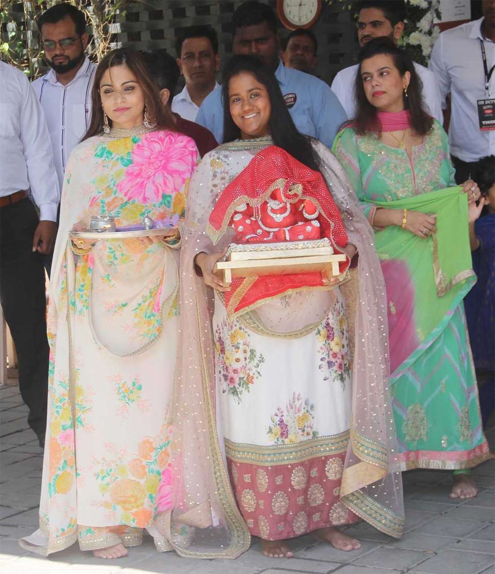 अर्पिता खान शर्मा अपनी बहन अलविरा के साथ Salman Khan Sisters Arpita Khan Sharma with Alvira Khan