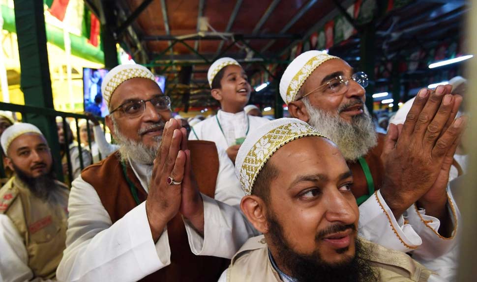 बोहरा समुदाय की तारीफ में बोले राष्ट्रभक्ति की मिसाल दी PM Modi attend muharram matam Madhya Pradesh