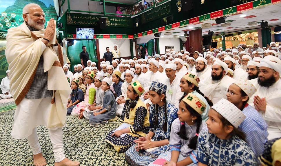 पीएम मोदी बोले बोहरा समाज ने मेरा साथ दिया PM Modi meets Syedna Mufaddal Saifuddin