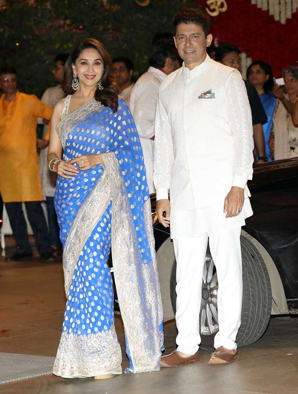 डांसिंग दीवा माधुरी दीक्षित पति श्रीराम नेने के साथ Madhuri Dixit with husband Sriram Nane
