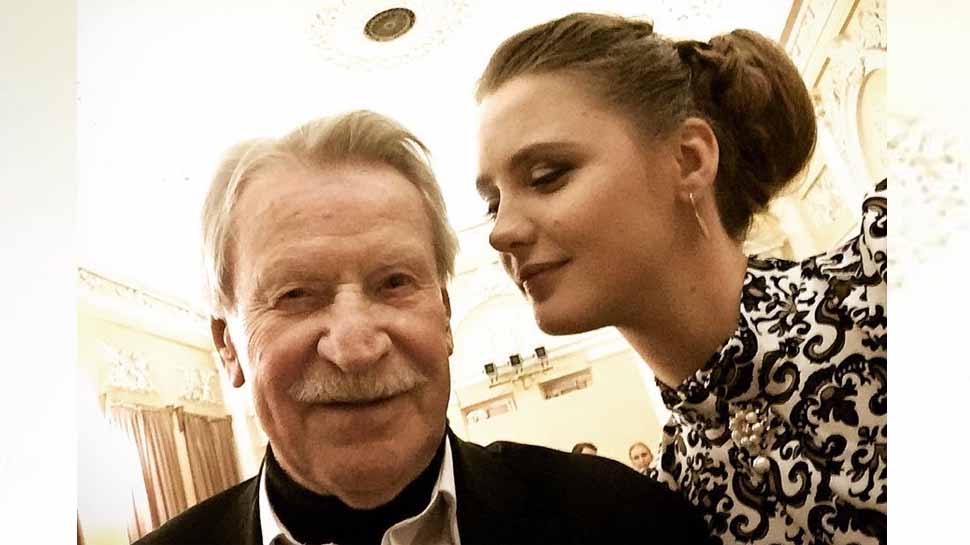 87 साल के मशहूर एक्टर ने पत्नी से सेक्स के लिए कहा, इनकार किया तो दे दिया तलाक