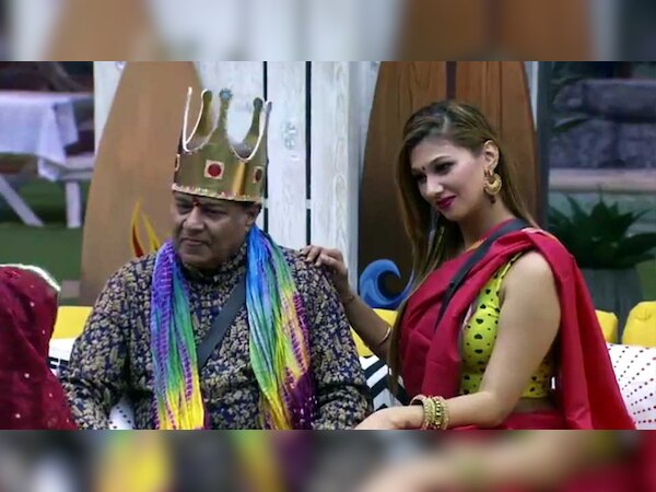 क्‍या Fake है Bigg Boss के अनूप जलोटा-जसलीन का रिश्‍ता? ढूंढ रही है ऑनलाइन Boyfriend?