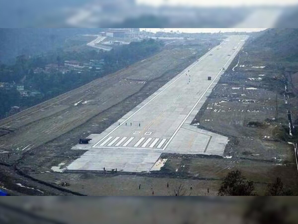 सिक्किम के पहले एयरपोर्ट का उद्घाटन पीएम मोदी ने किया है.