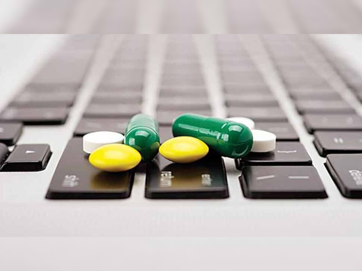 ऑनलाइन ऐसी दवाएं बेची जा रही हैं जो बगैर डाक्टर के पर्चे या सलाह के नहीं दी जा सकती. (फाइल फोटो)