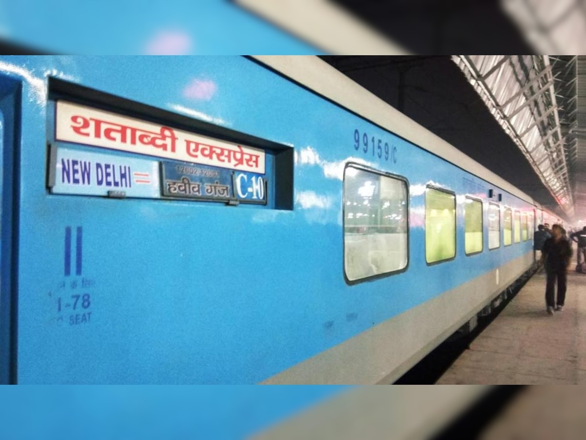 देश के सभी 6000 रेलवे स्टेशनों पर जल्द ही वाईफाई की सेवा मिलेगी... (फाइल फोटो)