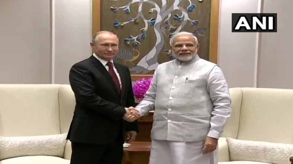 गुरुवार को पीएम मोदी से मिले रूसी राष्ट्रपति व्लादिमीर पुतिन. (फोटो ANI) गुरुवार को पीएम मोदी से मिले रूसी राष्ट्रपति व्लादिमीर पुतिन. (फोटो ANI)