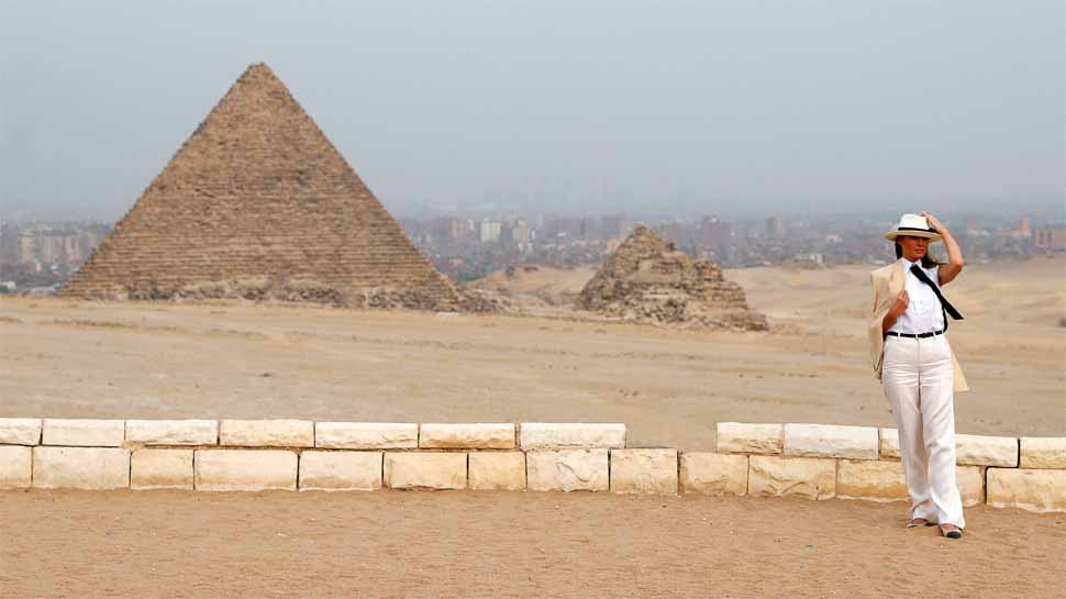 मिस्र के पिरामिड और मेलानिया Melania Trump in egypt pyramid