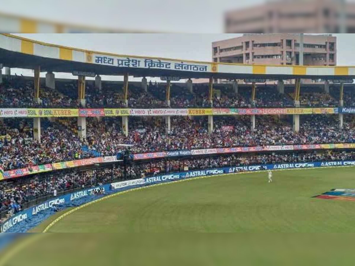 इंदौर स्थित होल्कर स्टेडियम जहां, 24 अक्टूबर को भारत और वेस्ट इंडीज का मैच प्रस्तावित है.