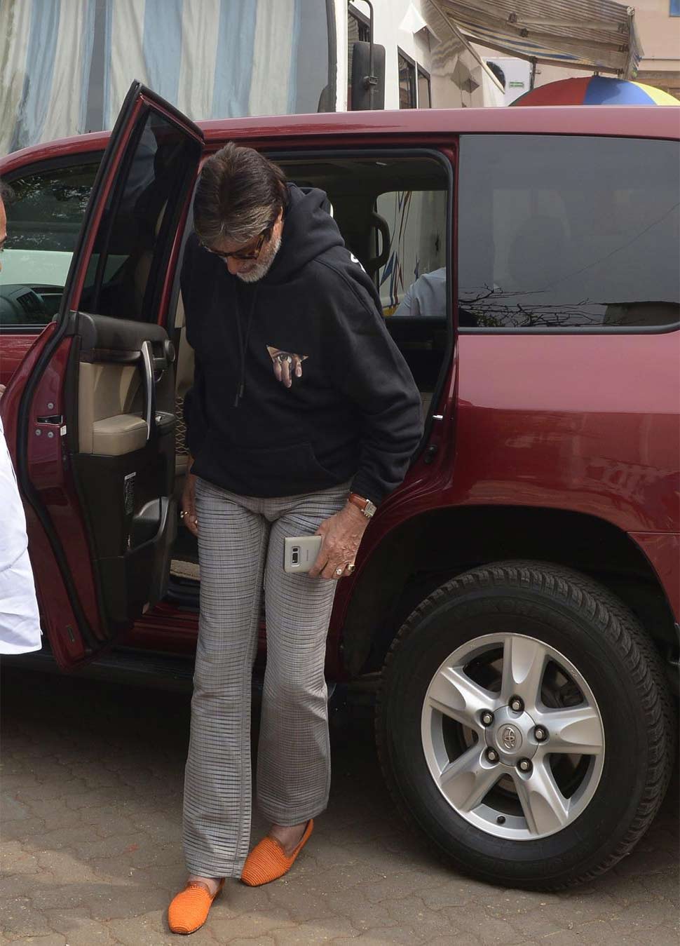 अमिताभ बच्चन 11 अक्टूबर को 76 साल के हो गए Jaya Bachchan is the richest MP in the country