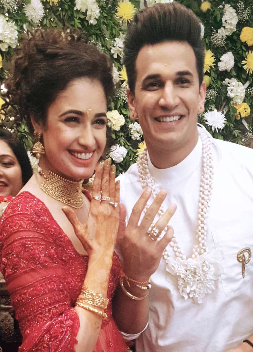 प्रिंस नरूला ने गर्लफ्रेंड युविका चौधरी से की सगाई Photos of Prince Narula and Yuvika Choudhary