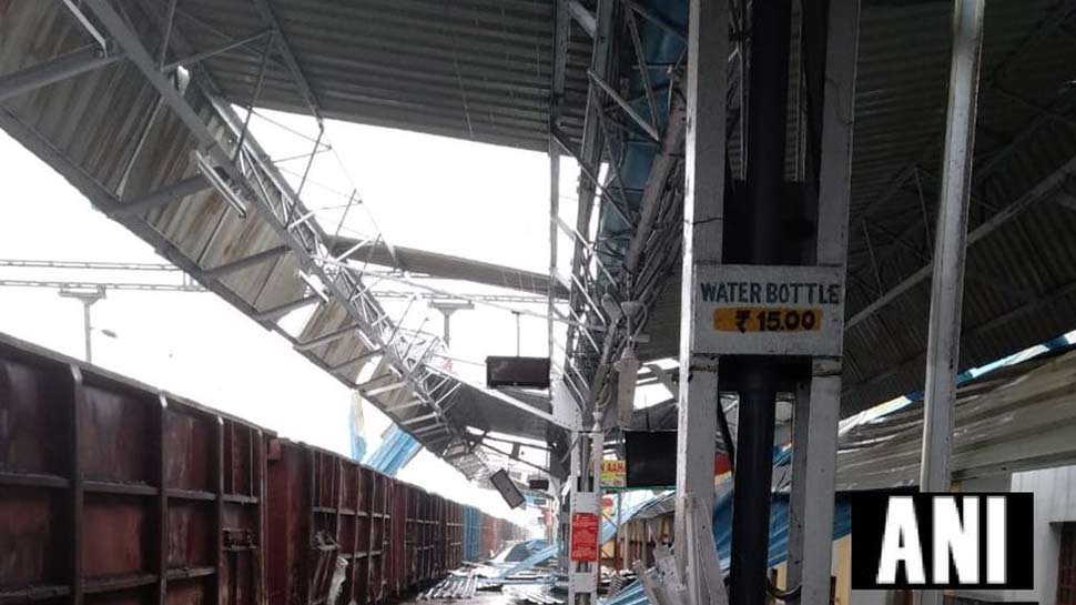 ओडिशा के आठ जिलेे प्रभावित Cyclone Titli Palasa Railway Station Andhra Pradesh