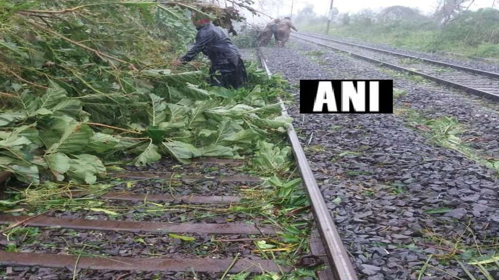बालासोर में अब तक की भारी बारिश हुई CycloneTitli hits Odisha Weather Update