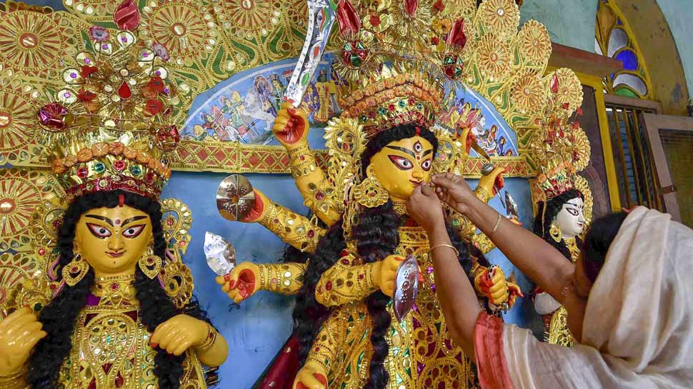 आकर्षण का केंद्र होते हैं पंडाल center of attraction is Pandal