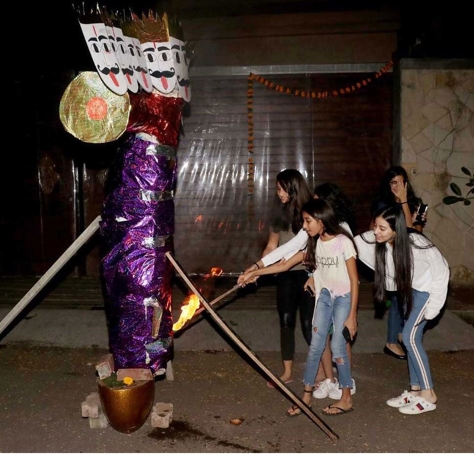 बच्चों ने जलाया रावण Burnd Ravana by kids