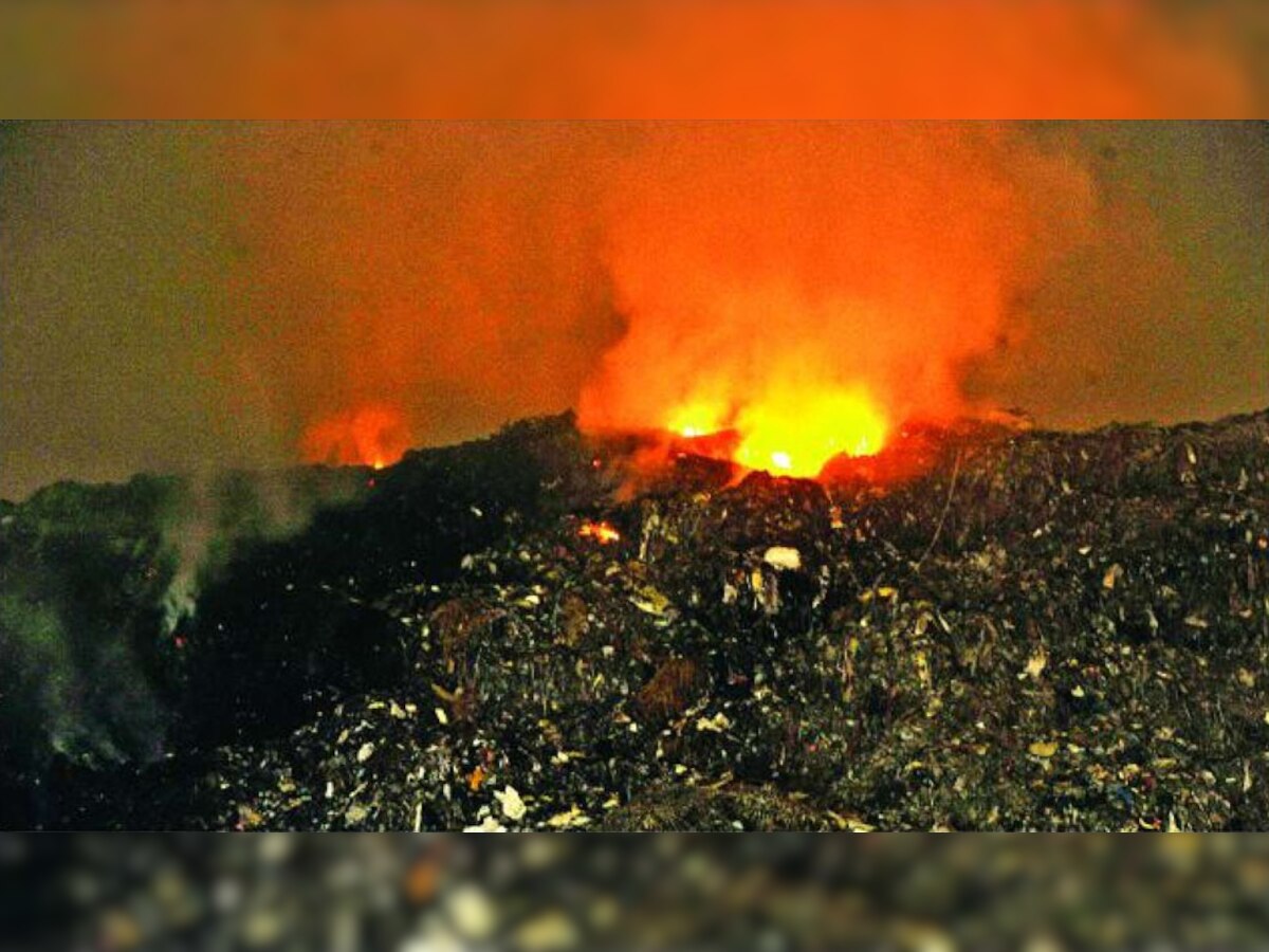 यह आग शनिवार देर रात 2 बजे लगी थी और सोमवार सुबह तक जलती रही (प्रतीकात्मक तस्वीर)