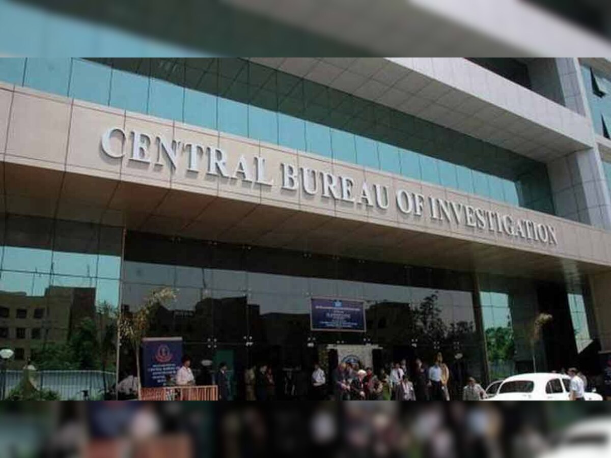 केंद्र सरकार ने CBI के दो अफसरों के बीच उठे विवाद के बाद विभाग का नया अंतरिम चीफ घोषित कर दिया है.