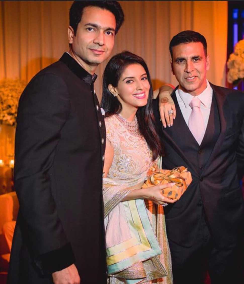 अक्षय कुमार ने मिलवाया था राहुल से Actress Asin First Time Shares Her Daughter Photos and Name of Her Daughter