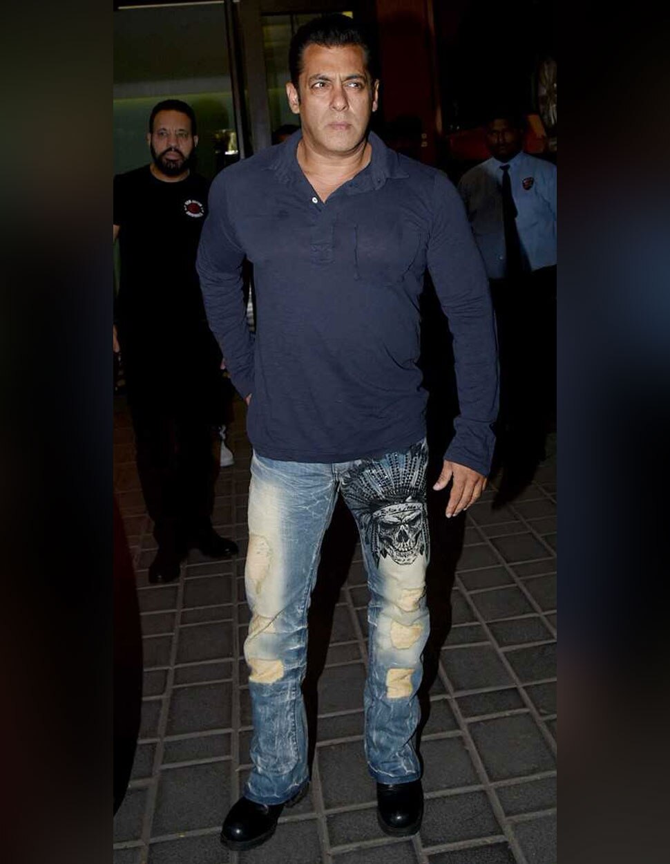 सल्लू मियां का निराला अंदाज Salman look's cool