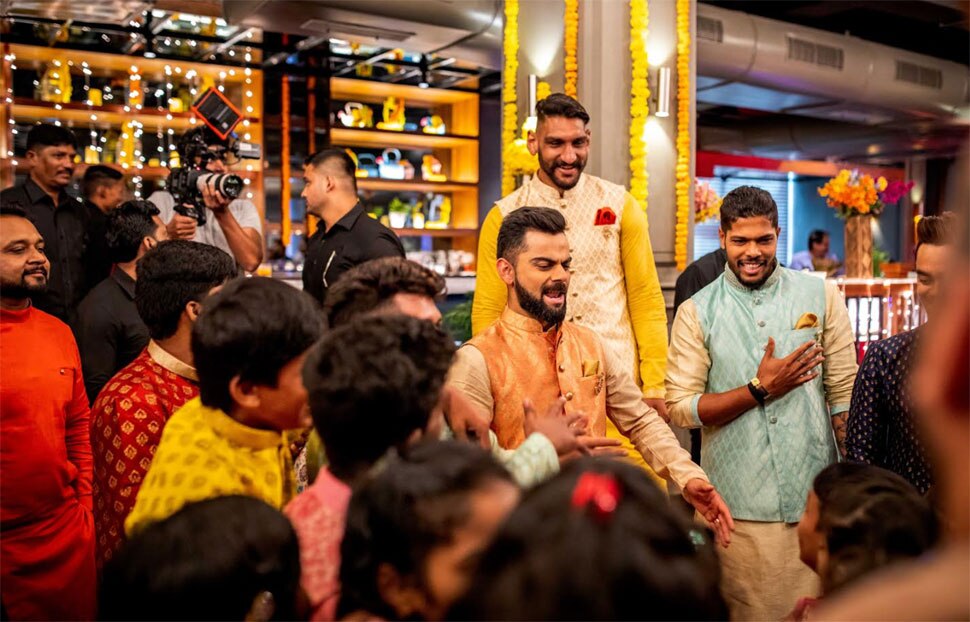 विराट कोहली ने बच्चों के साथ किया डांस Virat Kohli Diwali Celebration