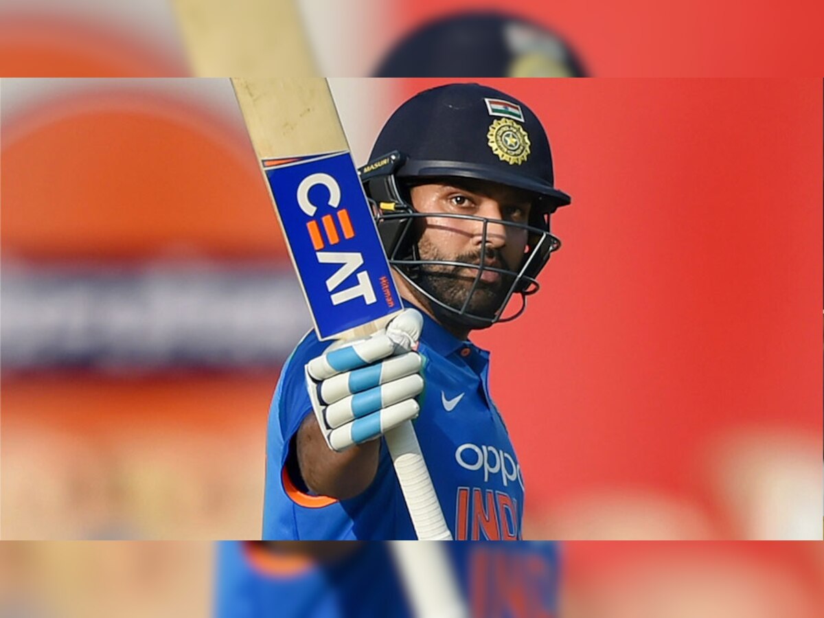 रोहित शर्मा ने तेजी से खेलते हुए 45 गेंदों में अपना अर्द्धशतक पूरा किया. (फोटो :IANS)