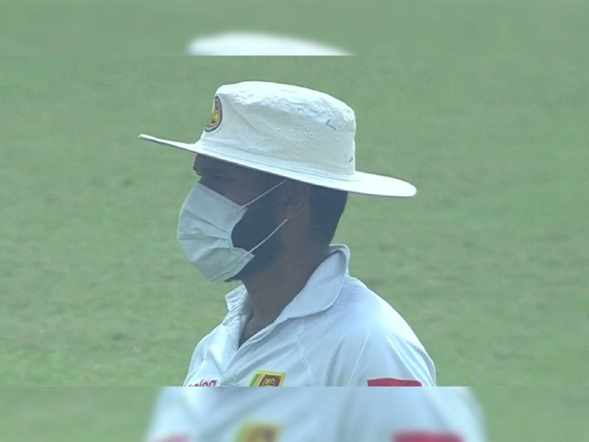 2017 में श्रीलंका की पूरी टीम मास्क पहन कर फील्डिंग करने उतरी थी. (फाइल फोटो)